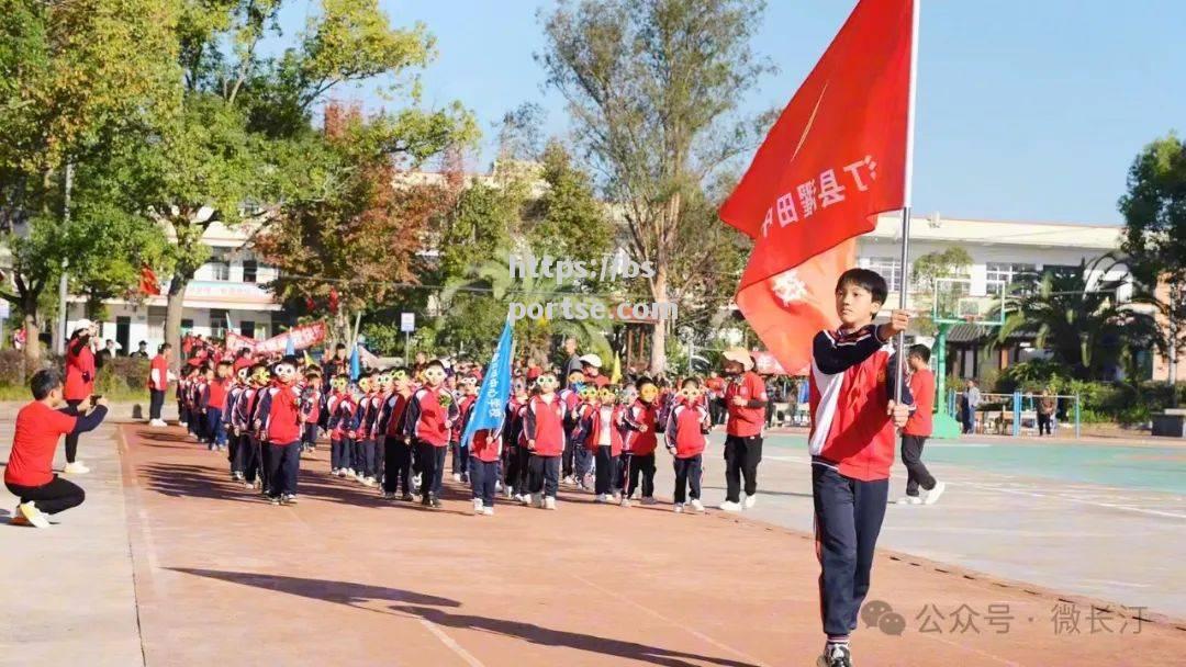 场上场下尽显运动员风采，凝聚众人目光